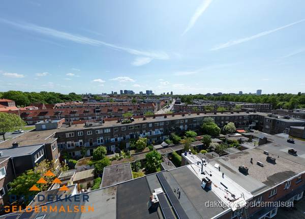 Luchtfoto van daken en dakgoten in Geldermalsen