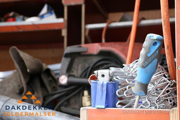 Professioneel gereedschap van dakdekker in Geldermalsen